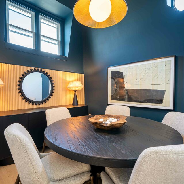 The Estates - Dining Room With Round Table