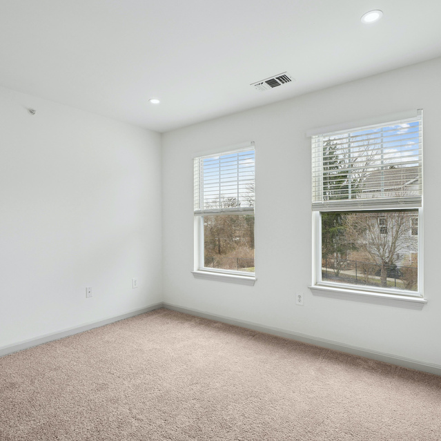 The Estates - Spacious Bedroom With Dual Windows